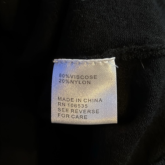 Central Park West New York Womens Small Black Bat Wing Cold Shoulder Sweater - Picture 7 of 7